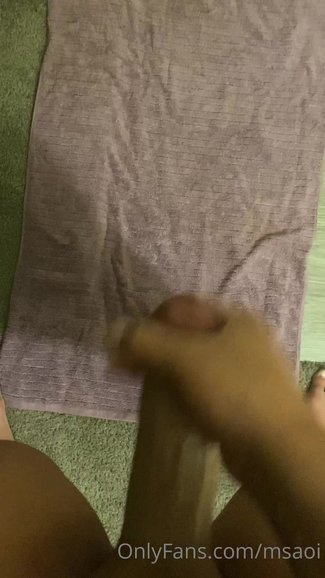 Nutting on a towel