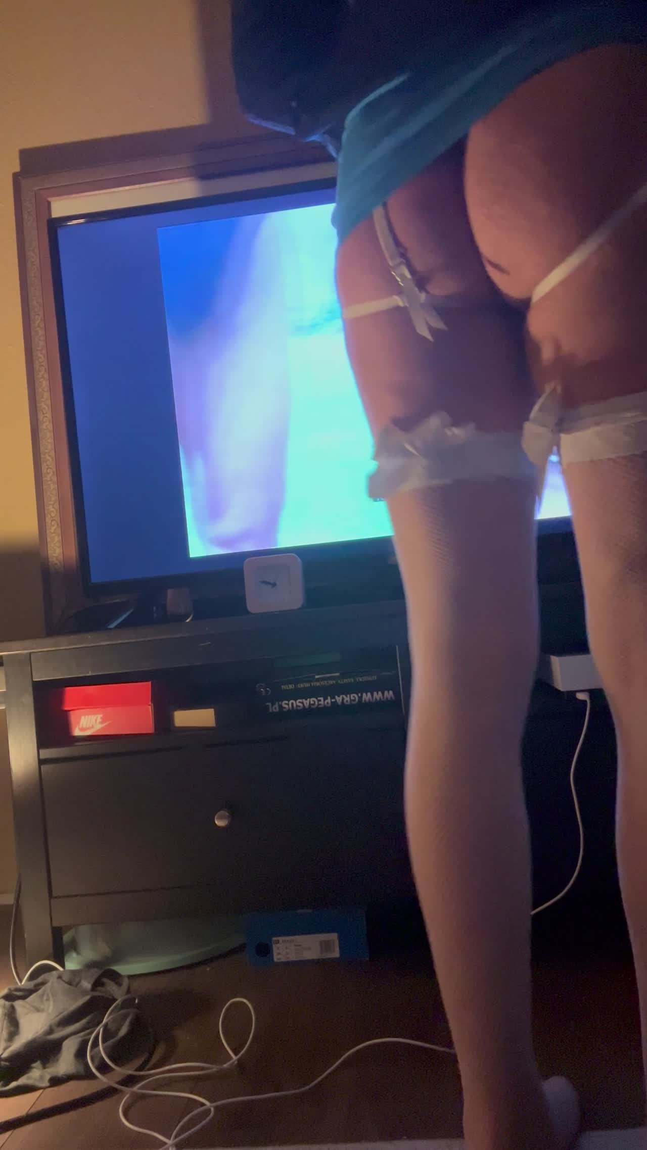 Alone night with porn 🔥